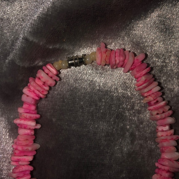 Shell necklace - Picture 2 of 2